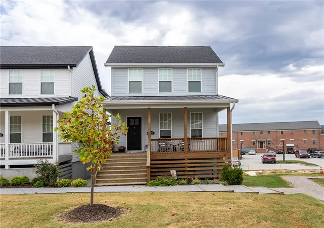 Photo 3 of Single family home for sale at 5470 Crescent St, Springdale, AR 72762 | MLS# 1360194 | Listing updated on 2026-08-27