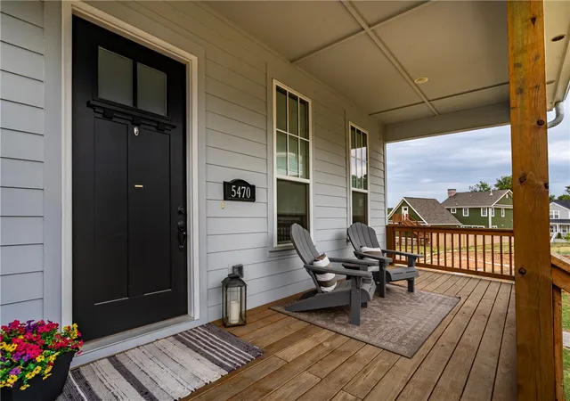 Photo 3 of Single family home for sale at 5470 Crescent St, Springdale, AR 72762 | MLS# 1360194 | Listing updated on 2026-08-27