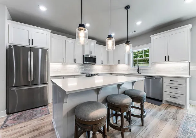 3rd image of 21 Sutherland Ln, Bella Vista, AR 72714 | MLS# 1359949