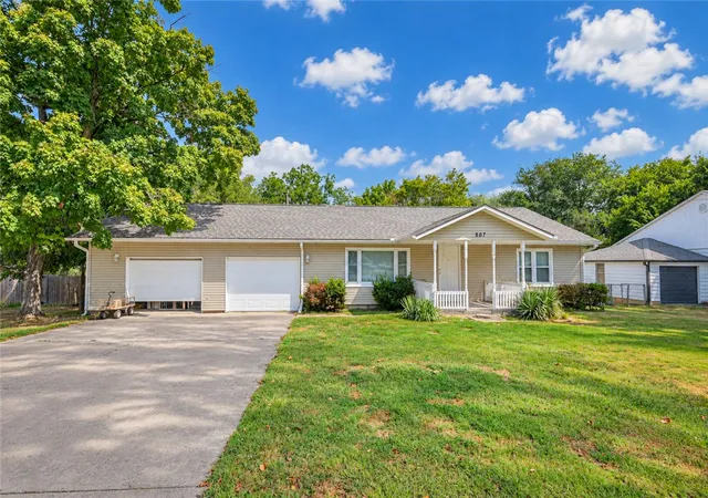 Photo 1 of Single family home for sale at 507 E Helena St, Siloam Springs, AR 72761 | MLS# 1360276 | Listing updated on 2026-10-08
