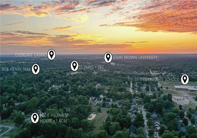 Photo 2 of Single family home for sale at 507 E Helena St, Siloam Springs, AR 72761 | MLS# 1360276 | Listing updated on 2026-10-08