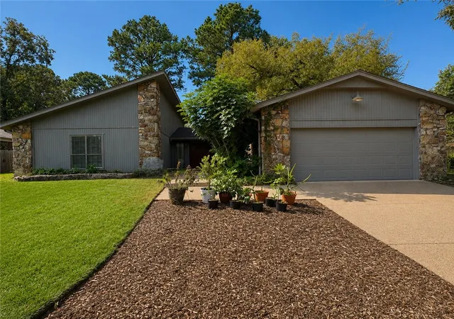 image of 7 Willow Oak Ln, Russellville, AR 72802 | MLS# 1360320