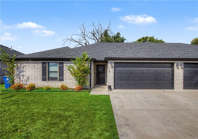 2nd image of 304 Tricha Cir #A & B, Gravette, AR 72736 | MLS# 1360287