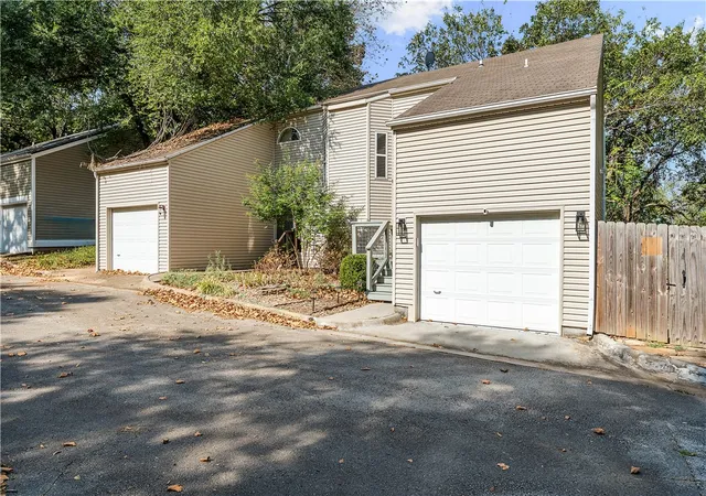 25th image of 2411 N Bronze Tree Dr, Fayetteville, AR 72703 | MLS# 1360018