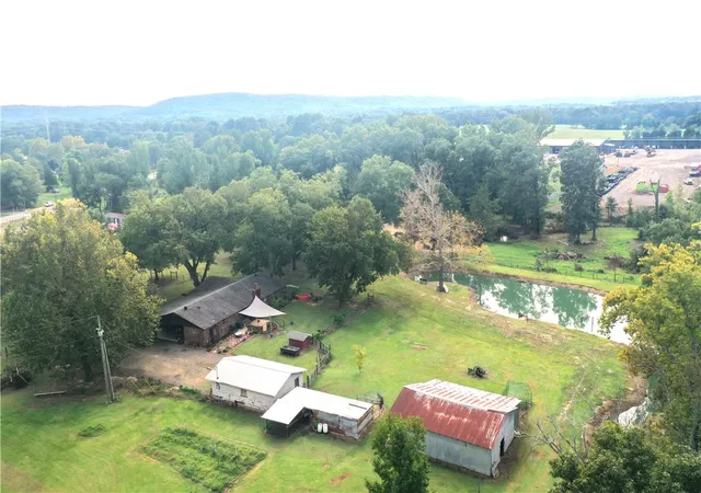 Photo 2 of Single family home for sale at 7437 Sr 124, Russellville, AR 72802 | MLS# 1360350 | Listing updated on 2026-08-28