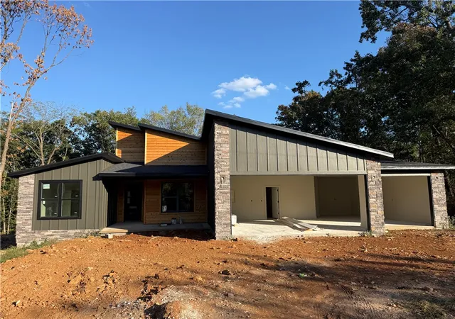 Photo 1 of Single family home for sale at 63 Taransay Cir, Bella Vista, AR 72715 | MLS# 1360002 | Listing updated on 2026-10-06