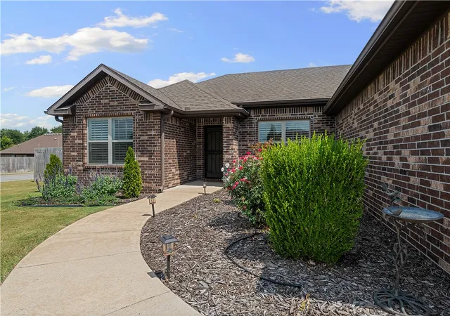 Photo 3 of Single family home for sale at 840 Washburn Dr, Pea Ridge, AR 72751 | MLS# 1360444 | Listing updated on 2026-08-31