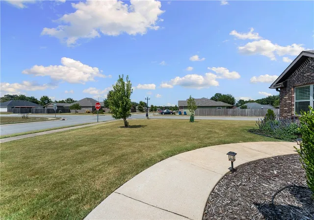 Photo 3 of Single family home for sale at 840 Washburn Dr, Pea Ridge, AR 72751 | MLS# 1360444 | Listing updated on 2026-08-31