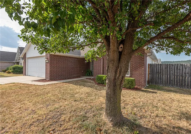 Photo 2 of Sale Pending at 1242 Fox Trail Dr, Elkins, AR 72727 | MLS# 1359993 | Listing updated on 2026-08-31