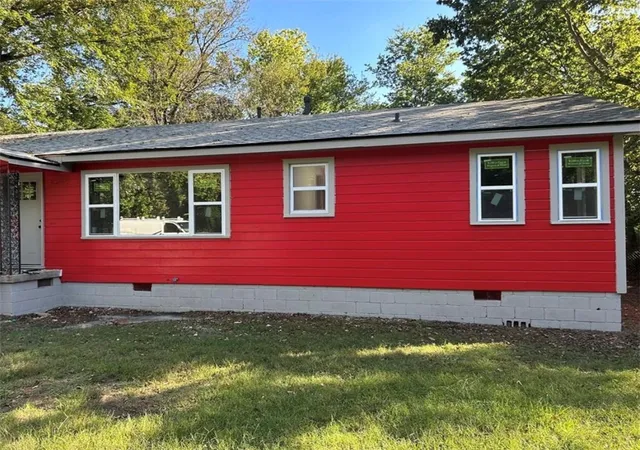 Photo 1 of Single family home for sale at 6 W Montgomery St, Fayetteville, AR 72701 | MLS# 1360461 | Listing updated on 2026-08-31