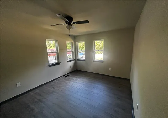 Photo 3 of Single family home for sale at 6 W Montgomery St, Fayetteville, AR 72701 | MLS# 1360461 | Listing updated on 2026-08-31