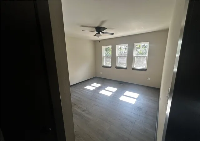 Photo 4 of Single family home for sale at 6 W Montgomery St, Fayetteville, AR 72701 | MLS# 1360461 | Listing updated on 2026-08-31