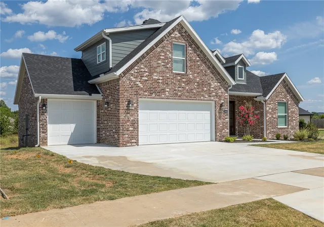 Photo 2 of Single family home for sale at 1448 N Pershing St, Fayetteville, AR 72704 | MLS# 1360132 | Listing updated on 2026-09-01