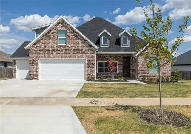 Photo 3 of Single family home for sale at 1448 N Pershing St, Fayetteville, AR 72704 | MLS# 1360132 | Listing updated on 2026-09-01