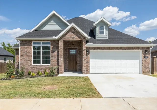 Photo 1 of Single family home for sale at 1618 N Pershing St, Fayetteville, AR 72704 | MLS# 1360103 | Listing updated on 2026-09-01