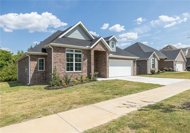 Photo 3 of Single family home for sale at 1618 N Pershing St, Fayetteville, AR 72704 | MLS# 1360103 | Listing updated on 2026-09-01