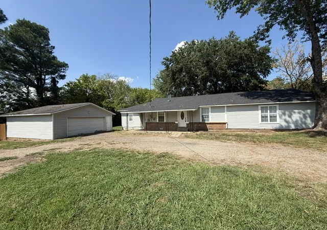 Photo 1 of Sale Pending at 101 N Cumberland St, Lamar, AR 72846 | MLS# 1360744 | Listing updated on 2026-10-11