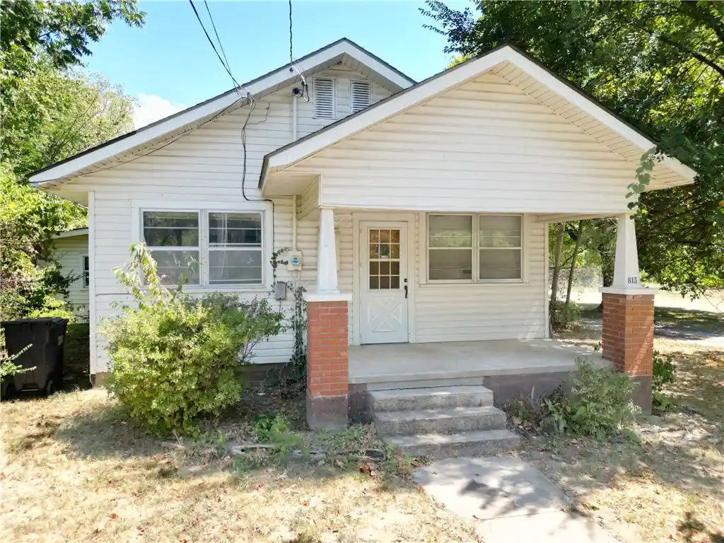 Photo 1 of Single family home for sale at 813 Mill St, Springdale, AR 72764 | MLS# 1361275 | Listing updated on 2026-10-22