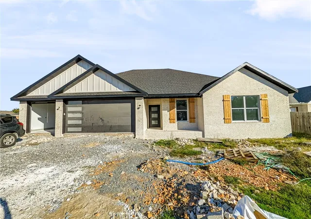 Photo 3 of Single family home for sale at 504 Buffalo Gap Dr, Siloam Springs, AR 72761 | MLS# 1361966 | Listing updated on 2026-10-08
