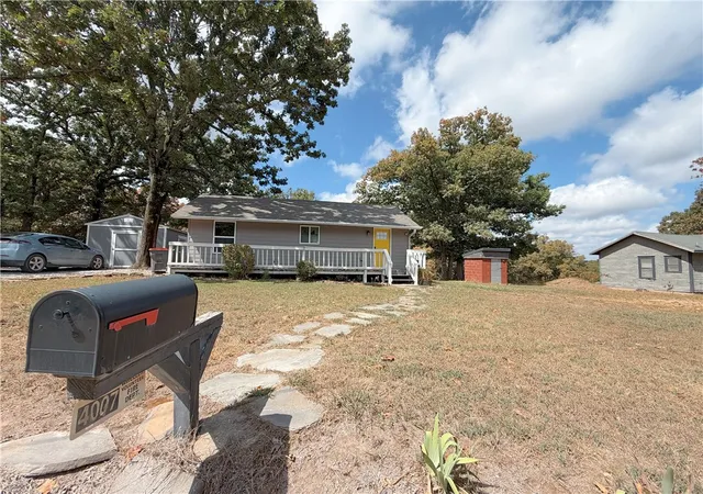 Photo 2 of Single family home for sale at 4045 N Salem Rd, Fayetteville, AR 72704 | MLS# 1361963 | Listing updated on 2026-09-29