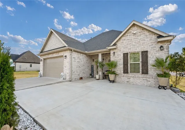 Photo 1 of Single family home for sale at 11439 Landers Rd, Rogers, AR 72756 | MLS# 1361644 | Listing updated on 2026-09-17