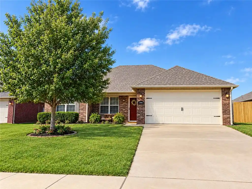 Photo 1 of Single family home for sale at 3050 Hook Ln, Farmington, AR 72730 | MLS# 1362057 | Listing updated on 2026-10-22
