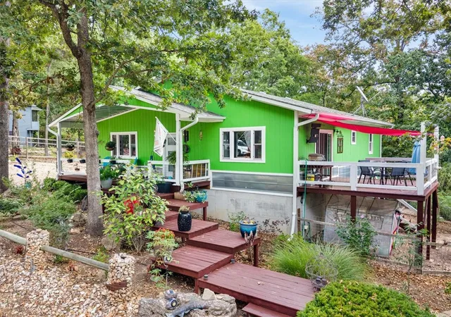 Photo 2 of Sale Pending at 3 Woodview Ln, Holiday Island, AR 72631 | MLS# 1361946 | Listing updated on 2026-10-04