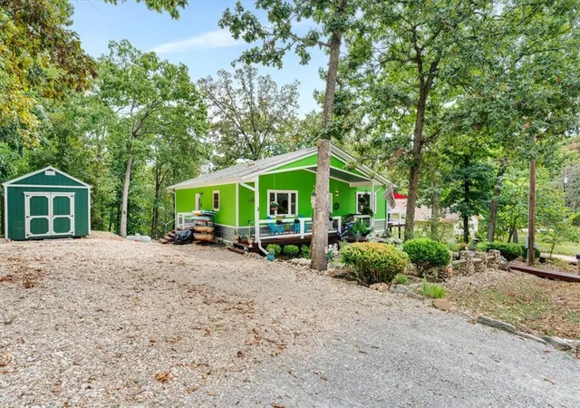 Photo 3 of Sale Pending at 3 Woodview Ln, Holiday Island, AR 72631 | MLS# 1361946 | Listing updated on 2026-10-04
