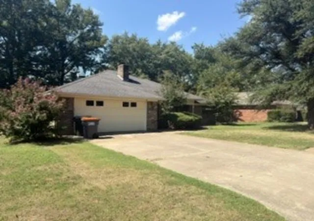 Single family home for sale at 1008 S Seattle Ave, Russellville, AR 72801 | MLS# 1362172