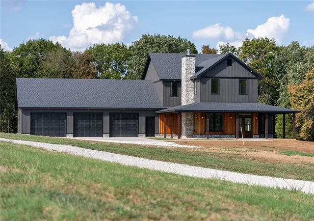 Photo 2 of Sale Pending at 17110 Malico Mountain Rd, West Fork, AR 72774 | MLS# 1362225 | Listing updated on 2026-10-02