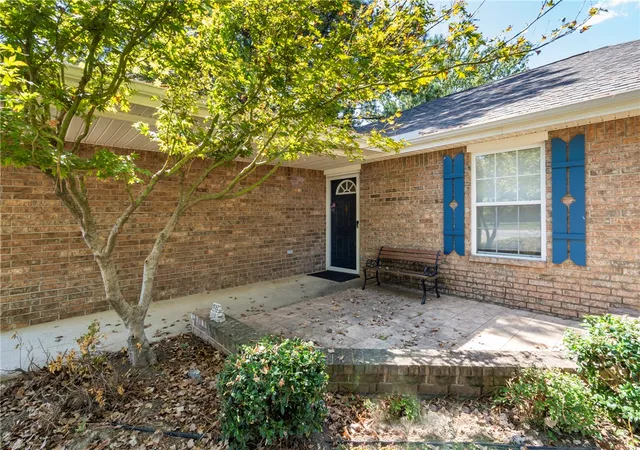 Photo 3 of Sale Pending at 1624 Hefton St, Siloam Springs, AR 72761 | MLS# 1362232 | Listing updated on 2026-10-05