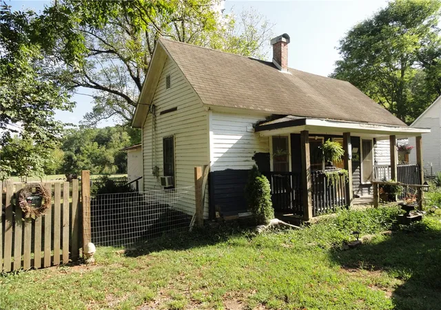 Photo 1 of Sale Pending at 106 Limestone St, Leslie, AR 72645 | MLS# 1362349 | Listing updated on 2026-09-25