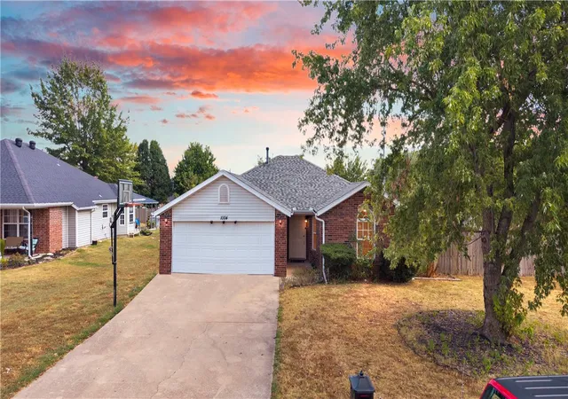 Photo 1 of Single family home for sale at 1004 Zachary St, Centerton, AR 72719 | MLS# 1362355 | Listing updated on 2026-09-17