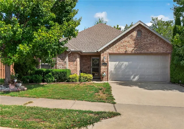 Photo 1 of Sale Pending at 6197 S 43rd Street, Rogers, AR 72758 | MLS# 1361973 | Listing updated on 2026-09-20