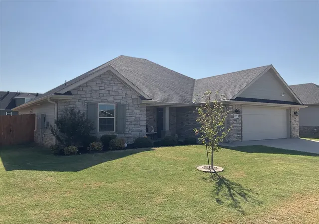 Photo 2 of Sale Pending at 2307 Kathryn Ln, Siloam Springs, AR 72761 | MLS# 1362305 | Listing updated on 2026-09-22