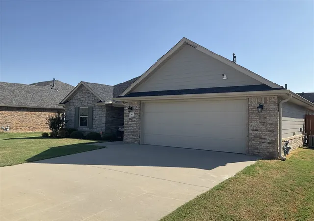 Photo 3 of Sale Pending at 2307 Kathryn Ln, Siloam Springs, AR 72761 | MLS# 1362305 | Listing updated on 2026-09-22