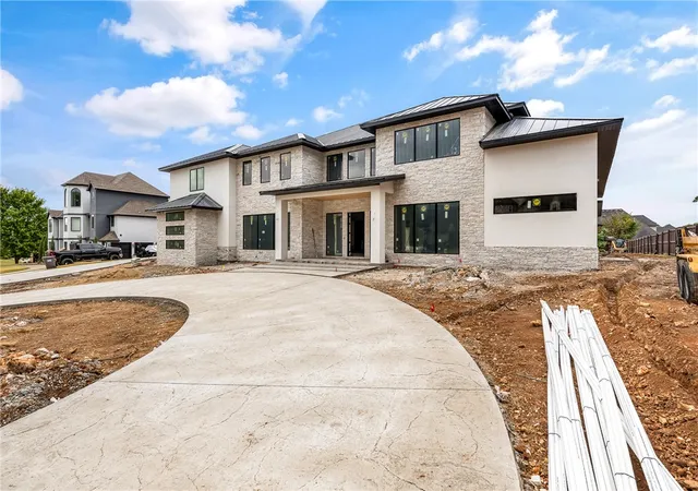 Photo 2 of Mansion for sale at 4132 Caerleon Cir, Bentonville, AR 72713 | MLS# 1362238 | Listing updated on 2026-09-17