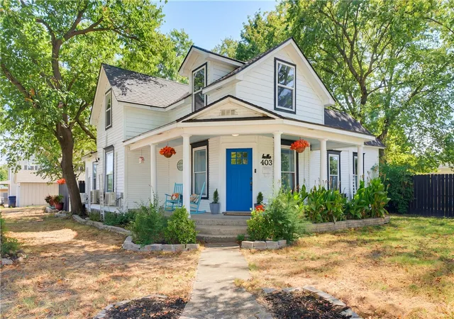 Photo 2 of Single family home for sale at 403 S Wright St, Siloam Springs, AR 72761 | MLS# 1362080 | Listing updated on 2026-10-04