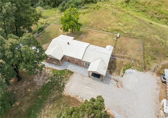 Photo 2 of Single family home for sale at 776 County Rd 811, Green Forest, AR 72638 | MLS# 1362283 | Listing updated on 2026-10-10