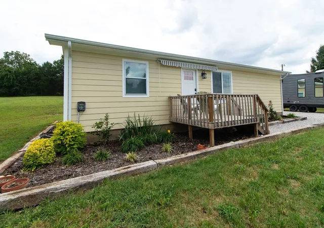 Photo 3 of Single family home for sale at 186 Meadowlark Ln, Pineville, MO 64856 | MLS# 1362034 | Listing updated on 2026-10-06