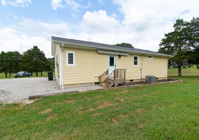 Photo 3 of Single family home for sale at 186 Meadowlark Ln, Pineville, MO 64856 | MLS# 1362034 | Listing updated on 2026-10-06