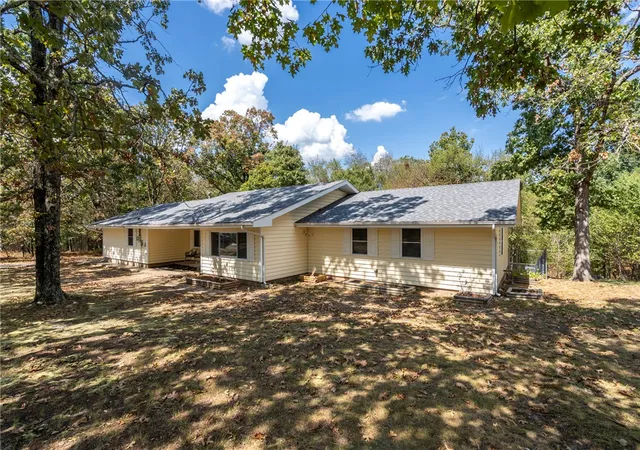 Photo 2 of Single family home for sale at 701 Spears Dr, Siloam Springs, AR 72761 | MLS# 1362233 | Listing updated on 2026-10-07