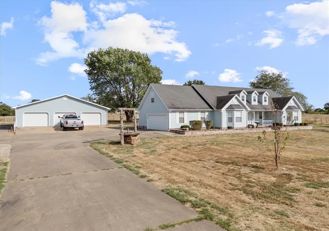 Photo 3 of Sale Pending at 11516 Pleasant Hl Rd, Lincoln, AR 72744 | MLS# 1362401 | Listing updated on 2026-10-11