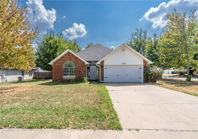 Photo 1 of Single family home for sale at 1302 Michael Ln, Siloam Springs, AR 72761 | MLS# 1362230 | Listing updated on 2026-09-18