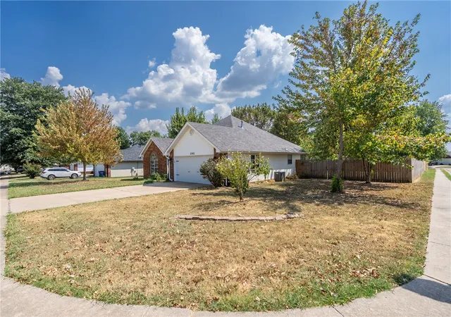 Photo 3 of Single family home for sale at 1302 Michael Ln, Siloam Springs, AR 72761 | MLS# 1362230 | Listing updated on 2026-09-18