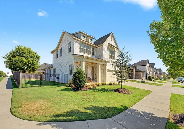Photo 2 of Single family home for sale at 2208 Sw Hampton Ave, Bentonville, AR 72713 | MLS# 1362384 | Listing updated on 2026-09-23