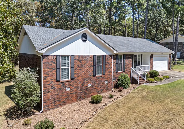 Photo 1 of Single family home for sale at 129 Dawn Cir, Russellville, AR 72802 | MLS# 1362535 | Listing updated on 2026-09-18