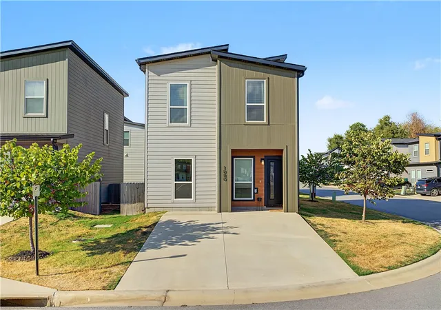 Photo 1 of Single family home for sale at 1080 Illinois Ave, Bentonville, AR 72713 | MLS# 1362405 | Listing updated on 2026-09-18