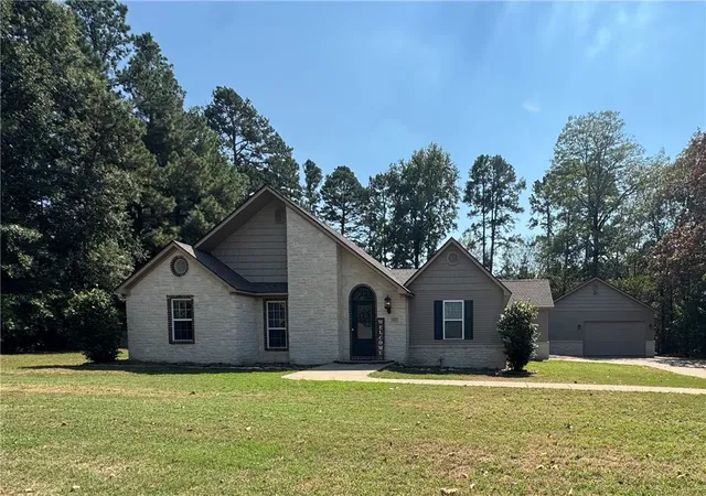 Photo 1 of Sale Pending at 207 Amy Lynn Pl, Russellville, AR 72802 | MLS# 1362455 | Listing updated on 2026-09-25