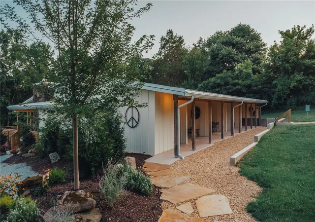 Photo 2 of Single family home for sale at 106 W Highway 74, Jasper, AR 72641 | MLS# 1362595 | Listing updated on 2026-09-19